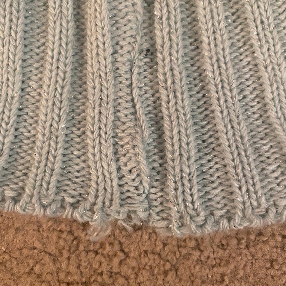 Women’s Mint Sweater with Silver Thread Throughout - Picture 5 of 6
